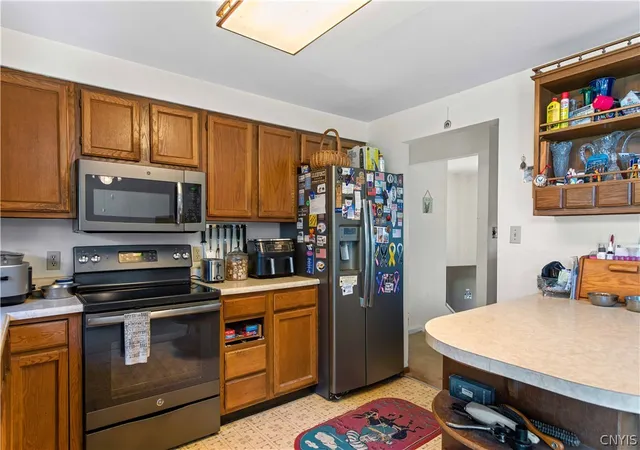Photo 3 of Sale Pending at 455 White Ave, Fulton, NY 13069 | MLS# S1700330 | Listing updated on 2026-09-11