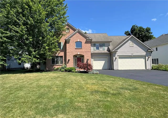 Photo 1 of Sale Pending at 162 Barclay Sq Dr, Rochester, NY 14618 | MLS# R1700601 | Listing updated on 2026-08-04