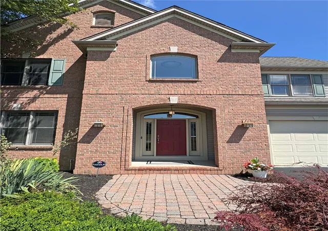 Photo 2 of Sale Pending at 162 Barclay Sq Dr, Rochester, NY 14618 | MLS# R1700601 | Listing updated on 2026-08-04