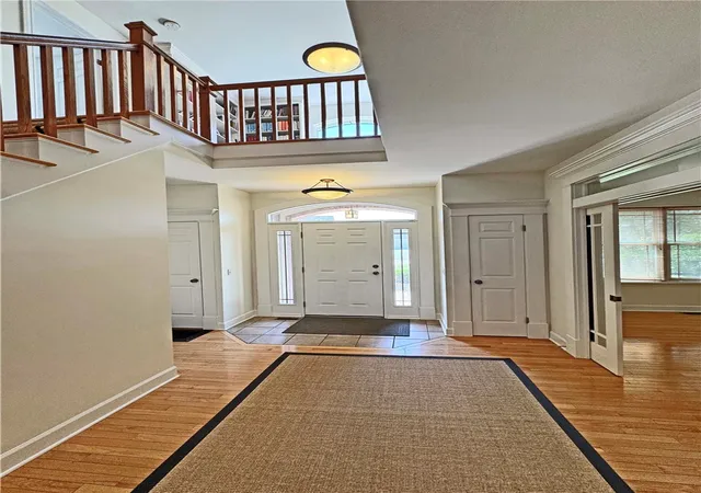 Photo 3 of Sale Pending at 162 Barclay Sq Dr, Rochester, NY 14618 | MLS# R1700601 | Listing updated on 2026-08-04
