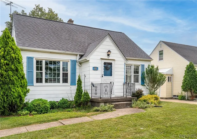 Photo 3 of Sale Pending at 76 Canterbury Ln, Buffalo, NY 14217 | MLS# B1699407 | Listing updated on 2026-08-05