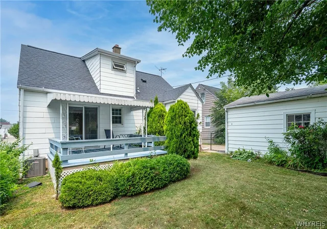 Photo 4 of Sale Pending at 76 Canterbury Ln, Buffalo, NY 14217 | MLS# B1699407 | Listing updated on 2026-08-05