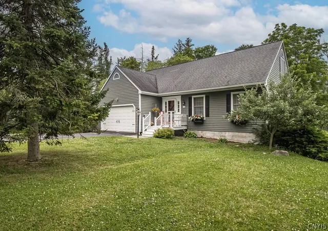 Photo 3 of Sale Pending at 12 Gillette Ln, Cazenovia, NY 13035 | MLS# S1698828 | Listing updated on 2026-08-30