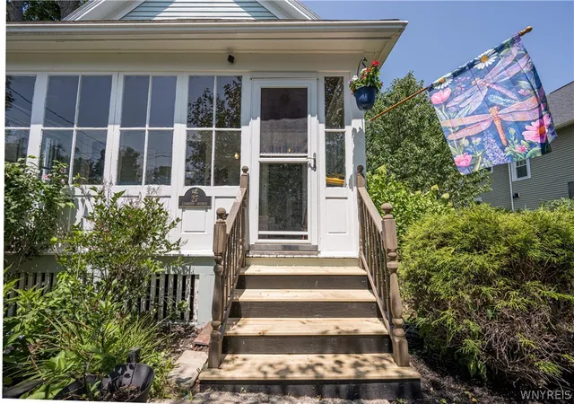 Photo 3 of Sale Pending at 27 Linwood Ave, Hamburg, NY 14075 | MLS# B1699970 | Listing updated on 2026-09-09