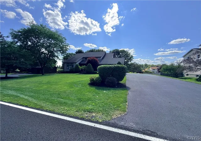 Photo 2 of Single family home for sale at 6125 Oakridge Rd, Auburn, NY 13021 | MLS# S1700594 | Listing updated on 2026-09-14