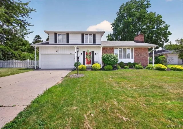 Photo 3 of Single family home for sale at 33 Gregory Dr, Buffalo, NY 14224 | MLS# B1700473 | Listing updated on 2026-09-10