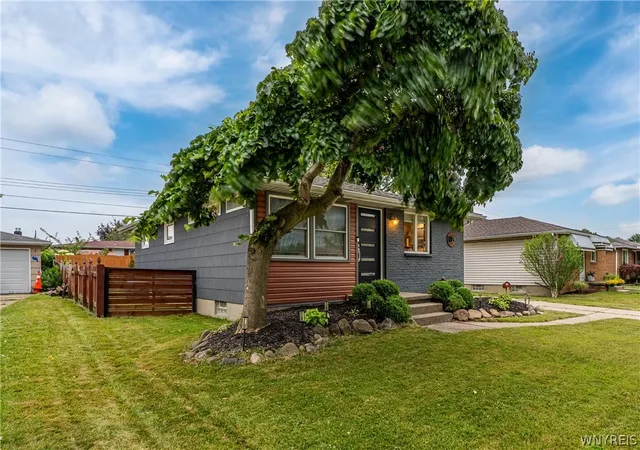 Photo 3 of Sale Pending at 21 Caroline Ln, Depew, NY 14043 | MLS# B1700615 | Listing updated on 2026-08-14