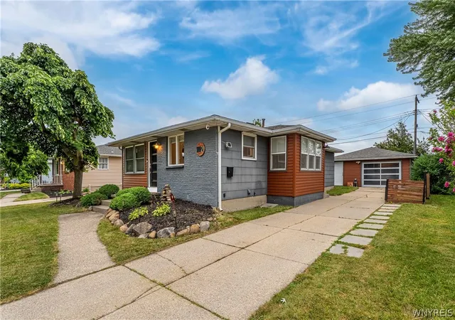 Photo 3 of Sale Pending at 21 Caroline Ln, Depew, NY 14043 | MLS# B1700615 | Listing updated on 2026-08-14