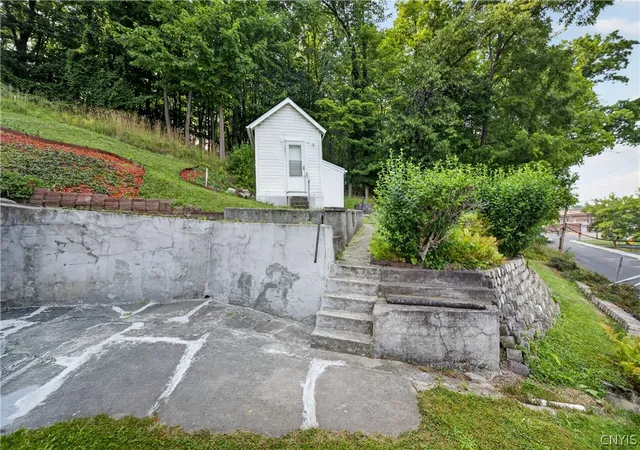 Photo 4 of Sale Pending at 203 Woods Rd, Syracuse, NY 13209 | MLS# S1699952 | Listing updated on 2026-08-12