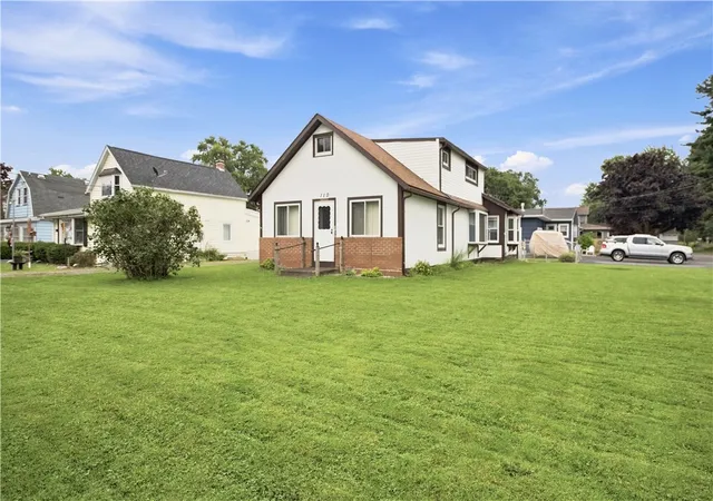 Photo 1 of Sale Pending at 110 Braddock Rd, Rochester, NY 14612 | MLS# R1700082 | Listing updated on 2026-08-28