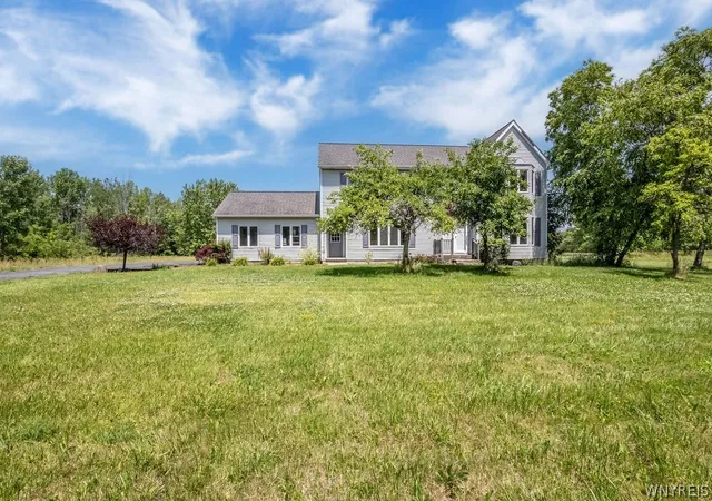 Photo 2 of Sale Pending at 5111 Oakwood Dr, North Tonawanda, NY 14120 | MLS# B1694737 | Listing updated on 2026-08-04