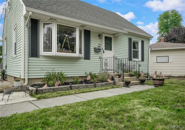 Photo 3 of Single family home for sale at 209 Darwin Dr, Depew, NY 14043 | MLS# B1700708 | Listing updated on 2026-08-05