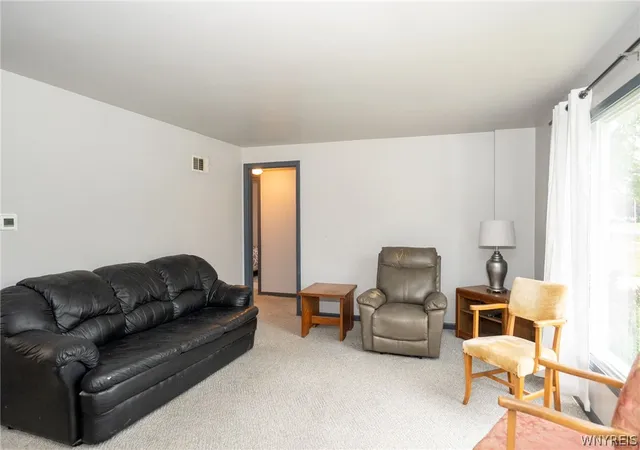 Photo 4 of Sale Pending at 4930 Mount Vernon Blvd, Hamburg, NY 14075 | MLS# B1697481 | Listing updated on 2026-09-02