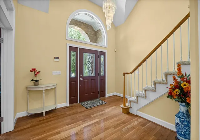 Photo 4 of Sale Pending at 6 Crabtree Cir, Webster, NY 14580 | MLS# R1694766 | Listing updated on 2026-09-07