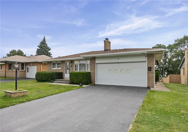 Photo 2 of Sale Pending at 9 Tarwood Dr, Rochester, NY 14606 | MLS# R1700850 | Listing updated on 2026-09-11
