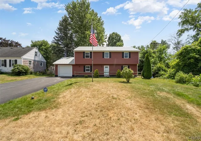 Photo 2 of Single family home for sale at 319 Rita Dr, Syracuse, NY 13212 | MLS# S1696632 | Listing updated on 2026-08-04
