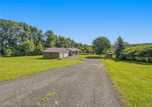 Photo 3 of Sale Pending at 2676 Estey Rd, Manlius, NY 13104 | MLS# S1699729 | Listing updated on 2026-08-20