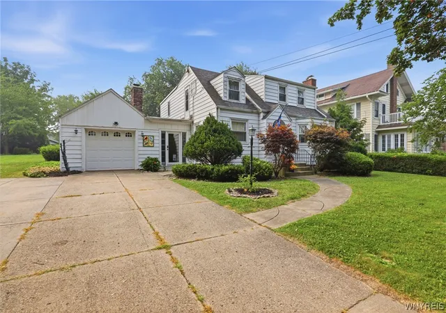 Photo 2 of Sale Pending at 4789 Clifton Pkwy, Hamburg, NY 14075 | MLS# B1695222 | Listing updated on 2026-09-14