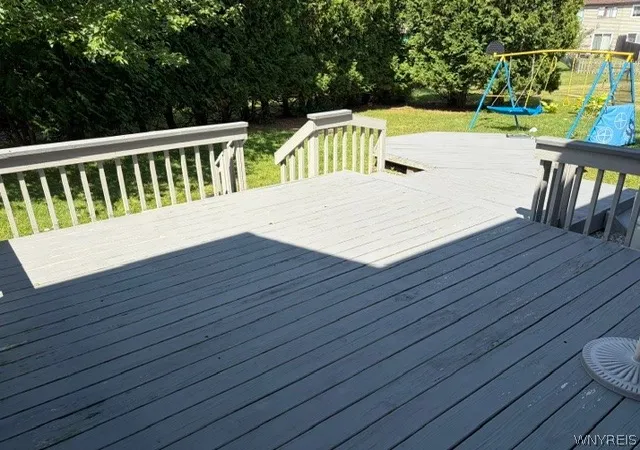 Photo 3 of Sale Pending at 8226 Beehive Cir, Liverpool, NY 13090 | MLS# B1700871 | Listing updated on 2026-08-04