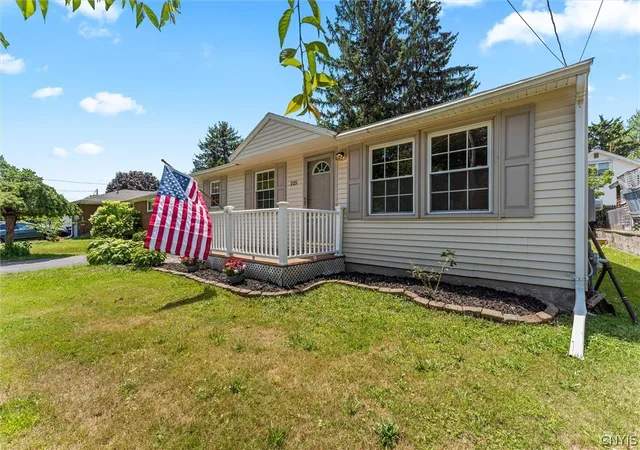 Photo 3 of Sale Pending at 225 Wainwright Ave, Syracuse, NY 13208 | MLS# S1701029 | Listing updated on 2026-08-18