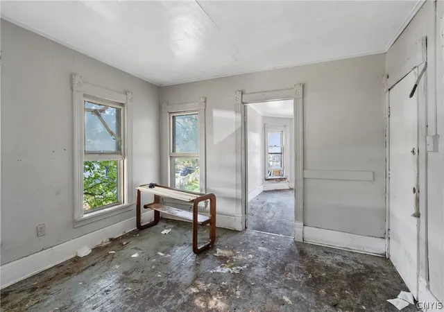 Listing Photo 4 - Condo for sale in building located at 118 W Bissell St, Syracuse, NY 13207