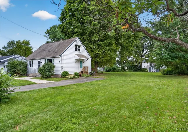 Photo 3 of Sale Pending at 212 Lawrence Ave, Syracuse, NY 13212 | MLS# S1698271 | Listing updated on 2026-08-27