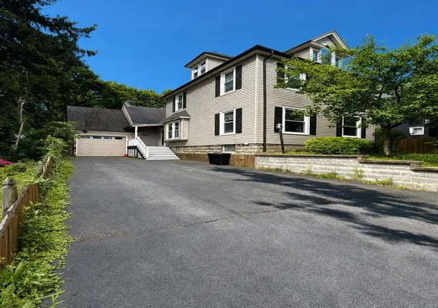 Photo 2 of Sale Pending at 40 Ross St, Auburn, NY 13021 | MLS# R1700622 | Listing updated on 2026-08-13