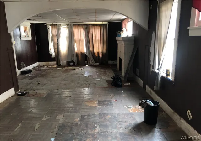 Photo 3 of Sale Pending at 250 Box Ave, Buffalo, NY 14211 | MLS# B1700600 | Listing updated on 2026-08-24
