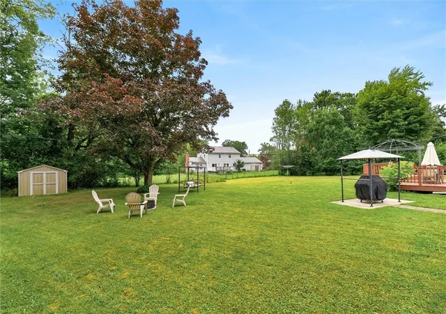 Photo 4 of Sale Pending at 33 Greenbriar Dr, Rochester, NY 14624 | MLS# R1701106 | Listing updated on 2026-08-19