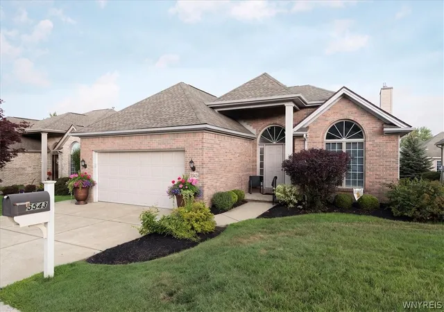 Photo 1 of Sale Pending at 5543 Hemdale Dr, Buffalo, NY 14221 | MLS# B1700790 | Listing updated on 2026-08-31