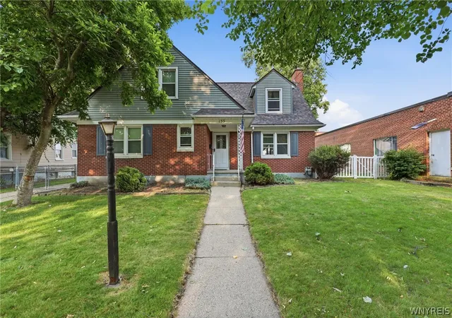 Photo 1 of Sale Pending at 133 Gold St, Buffalo, NY 14206 | MLS# B1701099 | Listing updated on 2026-08-18