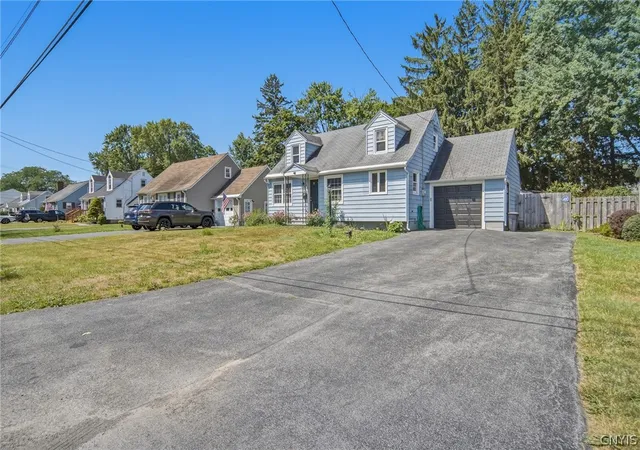 Photo 2 of Sale Pending at 162 Pine Tree Dr, Syracuse, NY 13212 | MLS# S1699962 | Listing updated on 2026-08-19