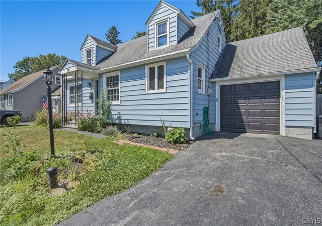 Photo 3 of Sale Pending at 162 Pine Tree Dr, Syracuse, NY 13212 | MLS# S1699962 | Listing updated on 2026-08-19