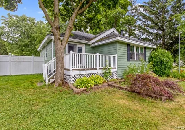 Photo 3 of Sale Pending at 1016 Cold Springs Rd, Liverpool, NY 13088 | MLS# S1701101 | Listing updated on 2026-09-02