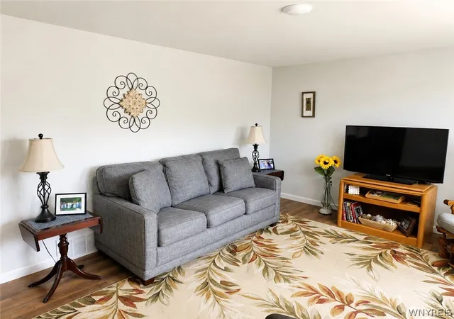 Photo 3 of Sale Pending at 5576 Birchwood Dr, Lake View, NY 14085 | MLS# B1700982 | Listing updated on 2026-08-12