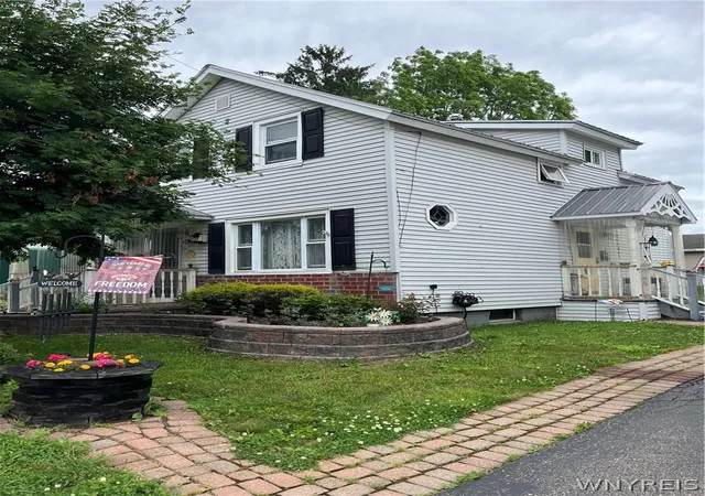 Photo 2 of Single family home for sale at 187 Woodward Ave, Springville, NY 14141 | MLS# B1701159 | Listing updated on 2026-08-24