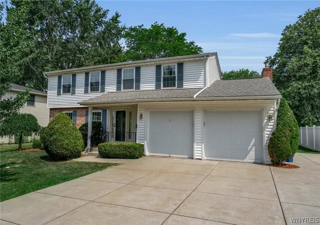 Photo 1 of Sale Pending at 128 Old Farm Cir, Williamsville, NY 14221 | MLS# B1700062 | Listing updated on 2026-08-05