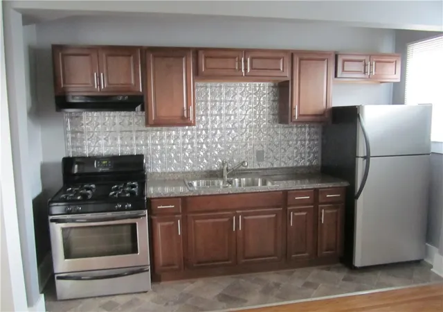 Photo 4 of Multi family home for sale at 72 Edmonds St, Rochester, NY 14607 | MLS# R1700968 | Listing updated on 2026-09-04