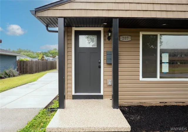Photo 3 of Sale Pending at 207 Pryor Ave, Tonawanda, NY 14150 | MLS# B1701143 | Listing updated on 2026-08-06
