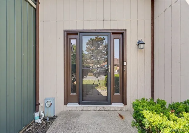 Photo 3 of Sale Pending at 28 Robin Rd, Buffalo, NY 14228 | MLS# B1700092 | Listing updated on 2026-08-07