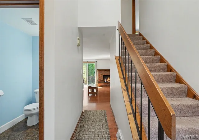 Photo 3 of Sale Pending at 28 Robin Rd, Buffalo, NY 14228 | MLS# B1700092 | Listing updated on 2026-08-07