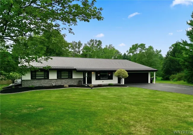 Photo 1 of Sale Pending at 5189 Bussendorfer Rd, Orchard Park, NY 14127 | MLS# B1701222 | Listing updated on 2026-08-04