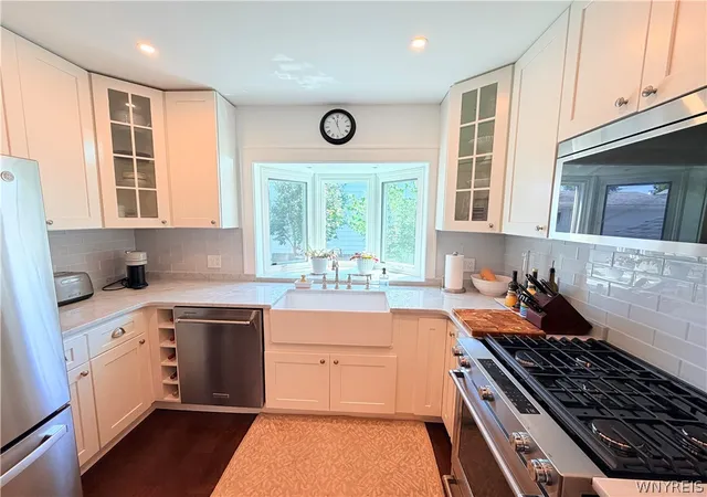 Photo 3 of Sale Pending at 3794 Westview Ave, Hamburg, NY 14075 | MLS# B1701215 | Listing updated on 2026-08-04
