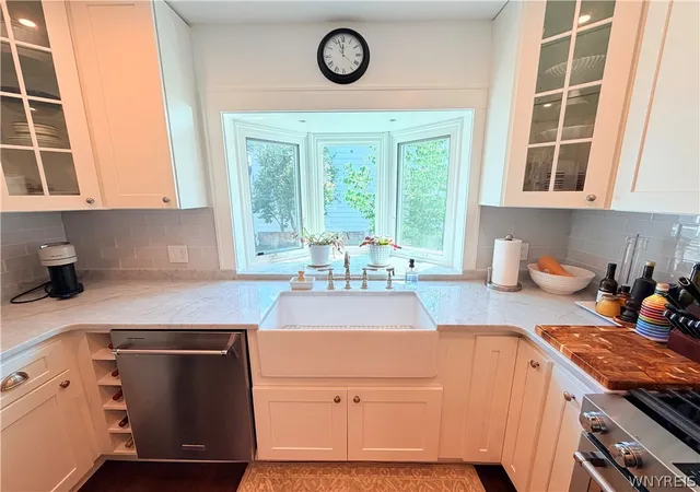 Photo 3 of Sale Pending at 3794 Westview Ave, Hamburg, NY 14075 | MLS# B1701215 | Listing updated on 2026-08-04