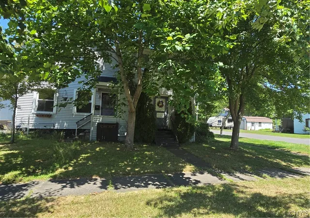 Photo 3 of Single family home for sale at 304 Walradt St #302, Fulton, NY 13069 | MLS# S1700967 | Listing updated on 2026-08-27