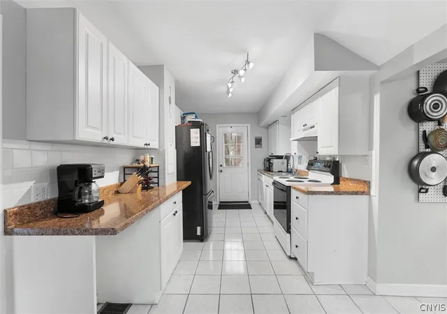 Photo 4 of Single family home for sale at 191 Straub Rd, Rochester, NY 14626 | MLS# S1701338 | Listing updated on 2026-09-16