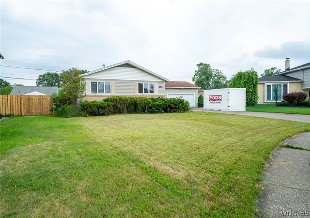 Photo 3 of Sale Pending at 19 Belcourt St, Buffalo, NY 14226 | MLS# B1701337 | Listing updated on 2026-08-28