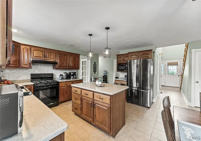 Photo 3 of Sale Pending at 115 Hunt Valley Rd, Oneida, NY 13421 | MLS# S1701391 | Listing updated on 2026-09-02