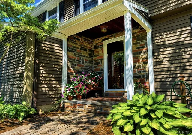 Photo 3 of Sale Pending at 107 Military Dr, Manlius, NY 13104 | MLS# S1700127 | Listing updated on 2026-08-21