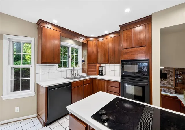 Photo 4 of Sale Pending at 14 Countryside Rd, Fairport, NY 14450 | MLS# R1700046 | Listing updated on 2026-09-03